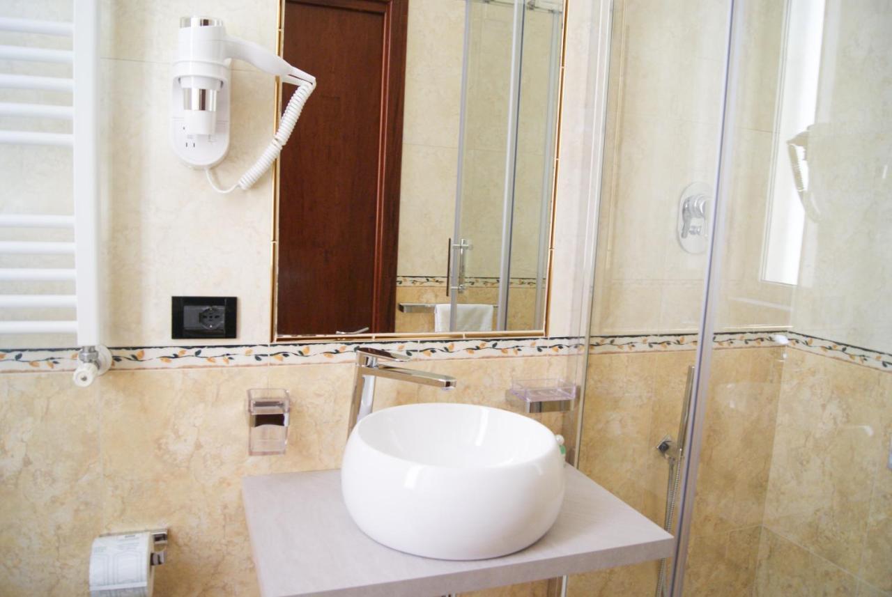 רומא Monti 66 Hotel מראה חיצוני תמונה